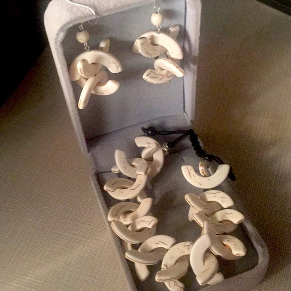 New beautiful artwork White Howlite Bracelet Set - Picture 5 of 11